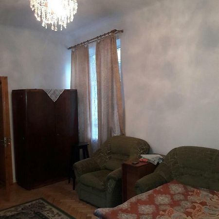 Квартира Між Вокзалом І Центром Leópolis Exterior foto