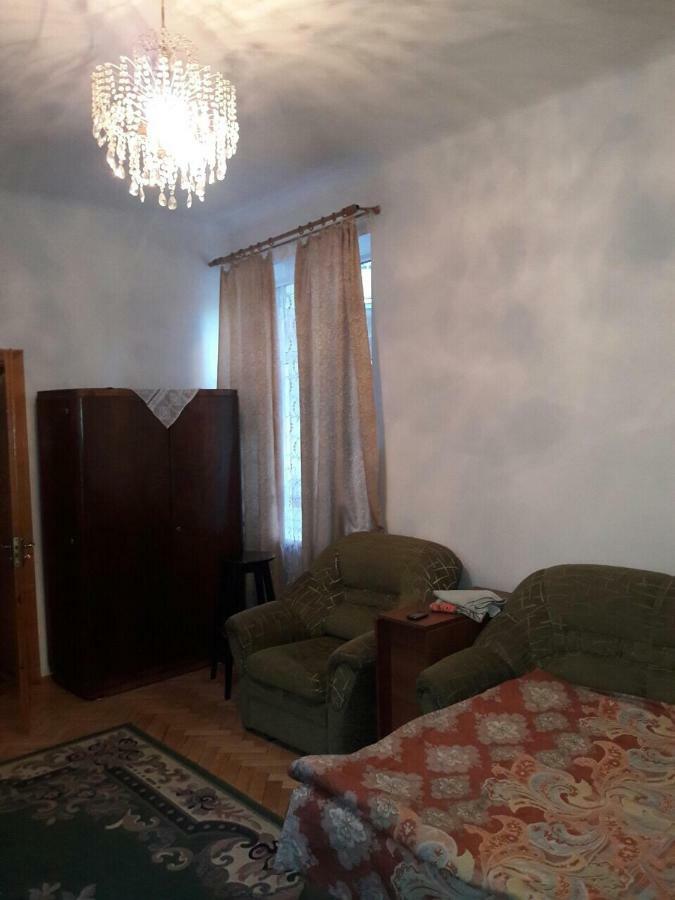 Квартира Між Вокзалом І Центром Leópolis Exterior foto
